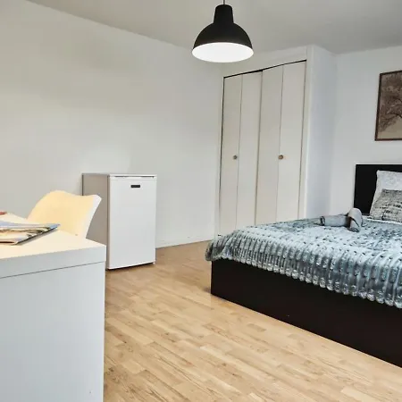 2 Bedrooms 4 Guests Downtown & Metro