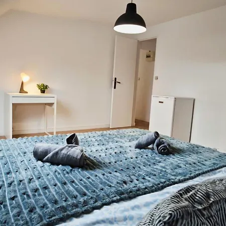 2 Bedrooms 4 Guests Downtown & Metro *